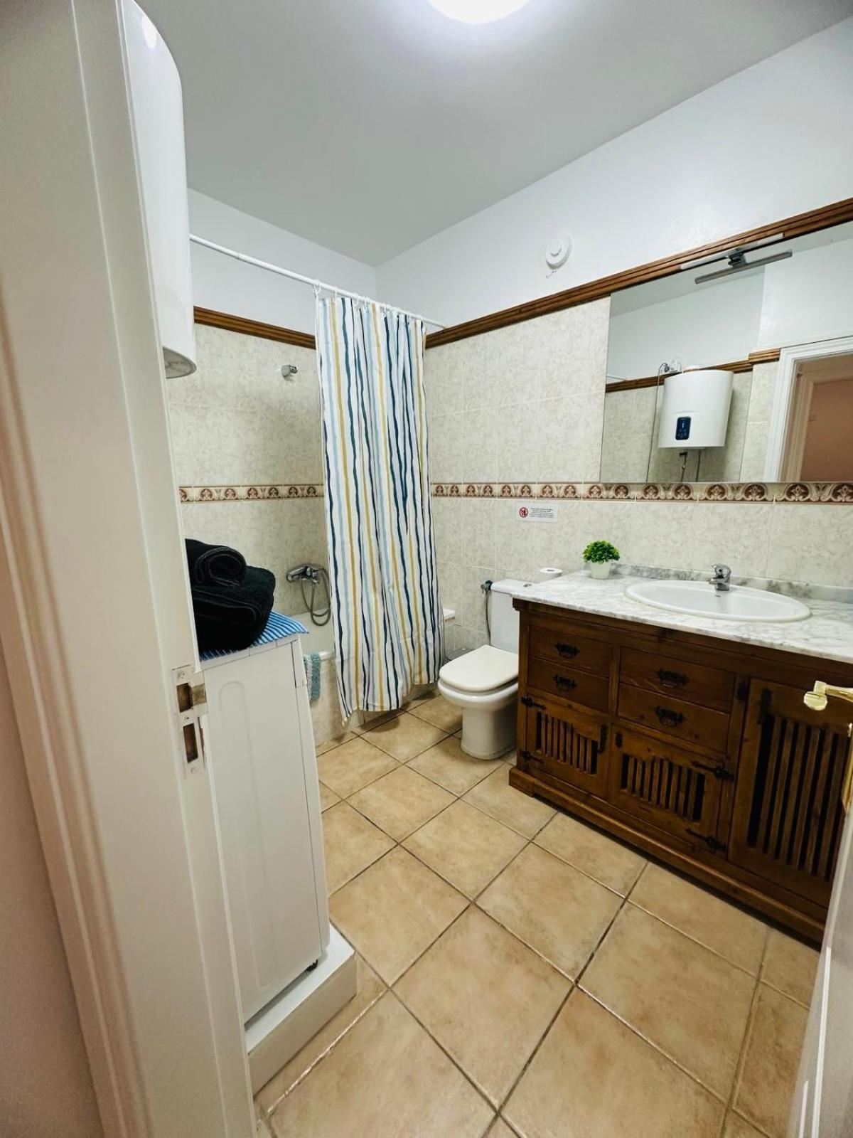 Beach Paradise Apartment 아데제 외부 사진